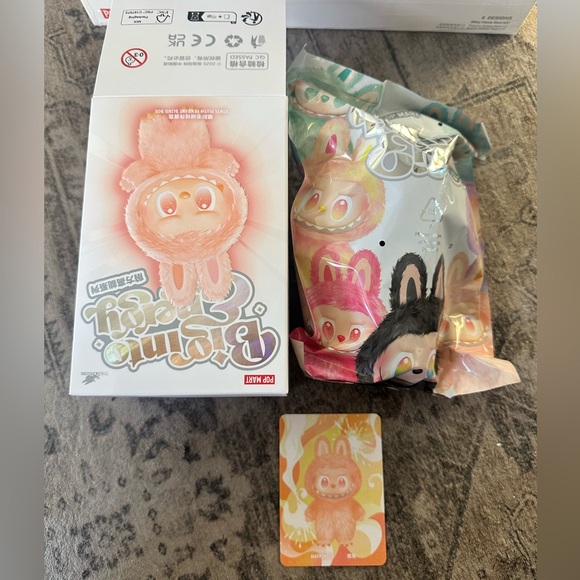 Popmart Big Into Energy LABUBU- Happiness - Picture 4 of 8